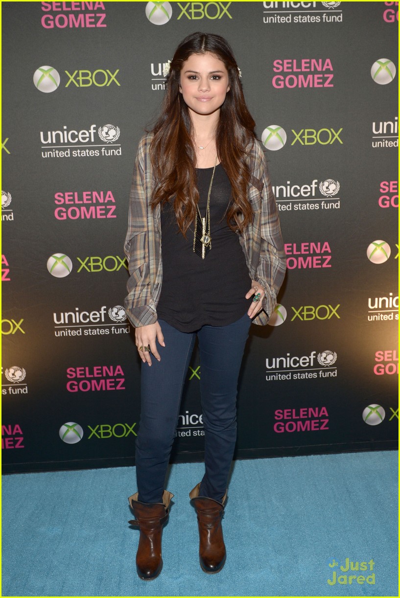Selena Gomez & Bridgit Mendler: UNICEF Concert Pics!