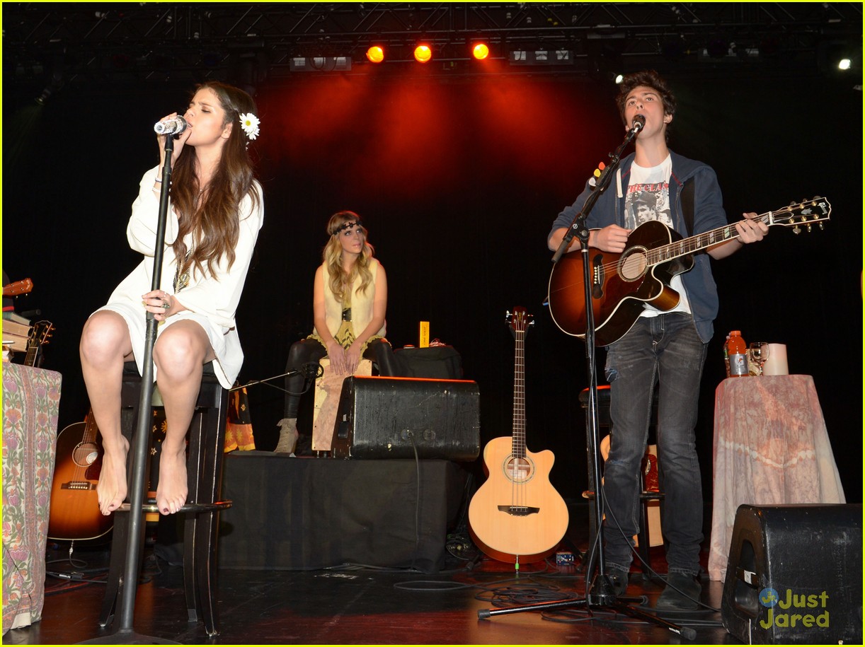 Selena Gomez & Bridgit Mendler: UNICEF Concert Pics!