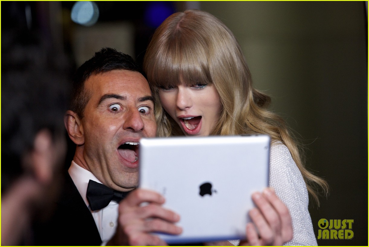 Taylor Swift: 40 Principales Awards 2013 Performance - Watch Now!