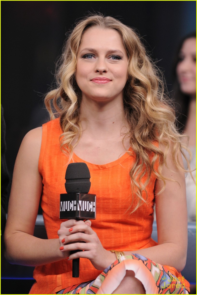 Teresa Palmer & Nicholas Hoult: 'Warm Bodies' Promo on N.M.L.
