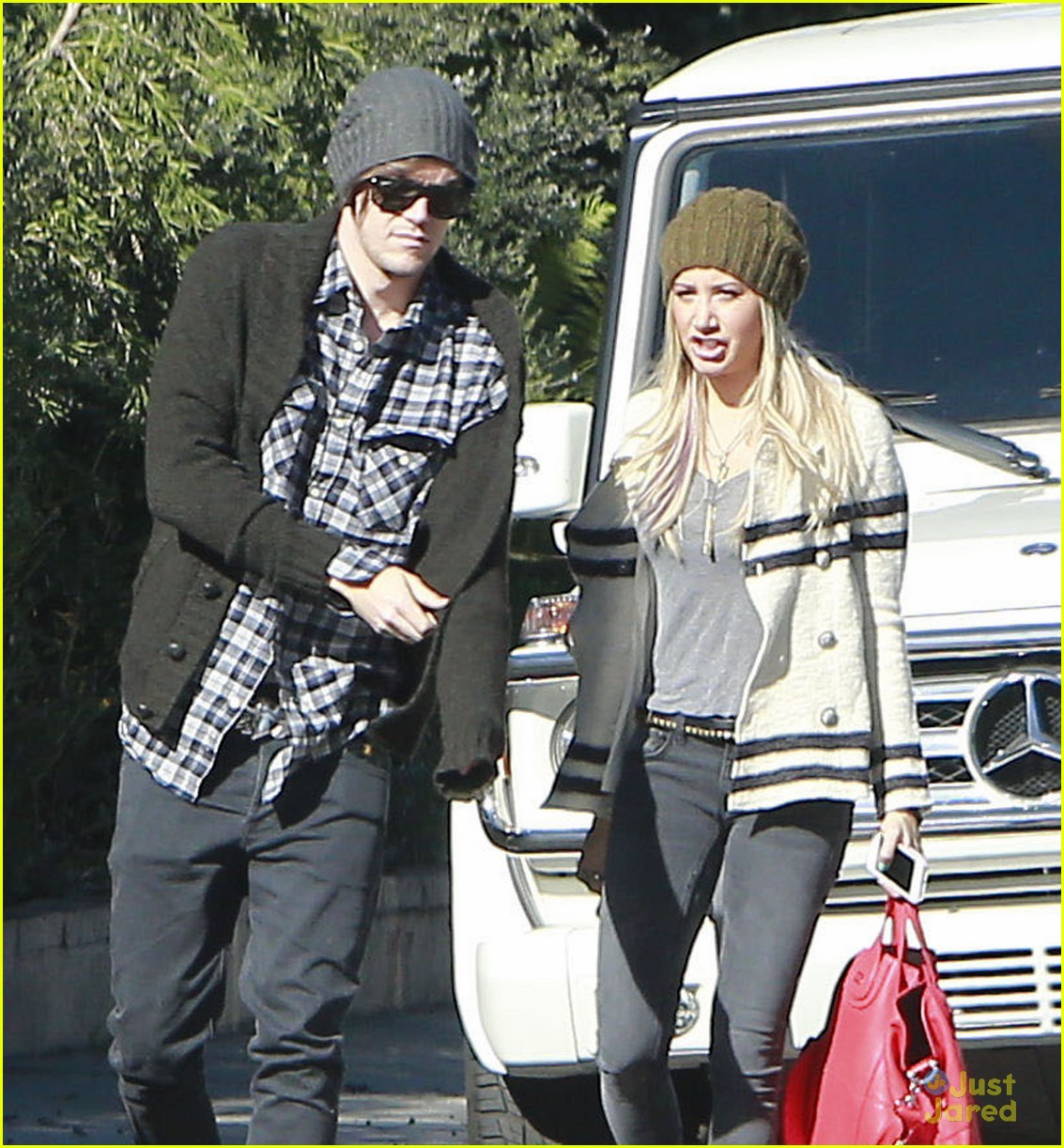 Ashley Tisdale & Christopher French: Kiss After Coffee