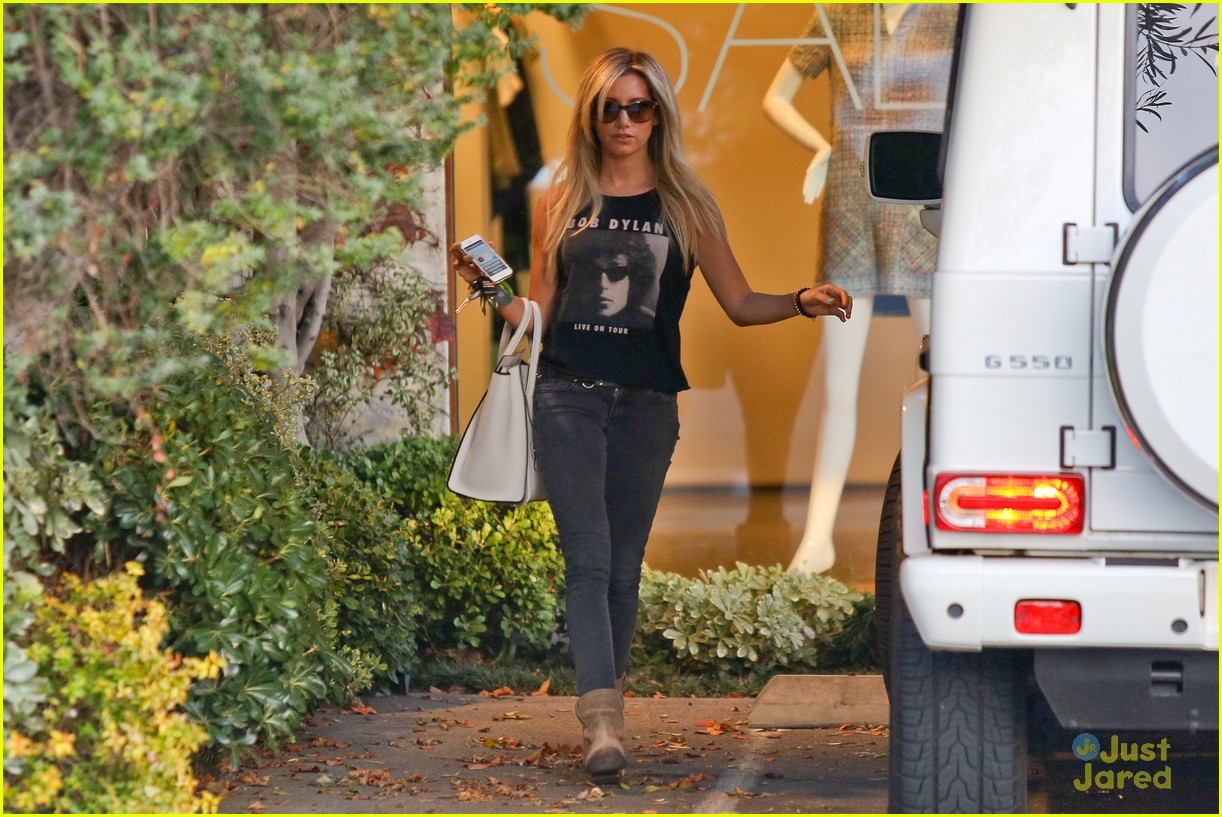 Ashley Tisdale: Hair Salon Stop
