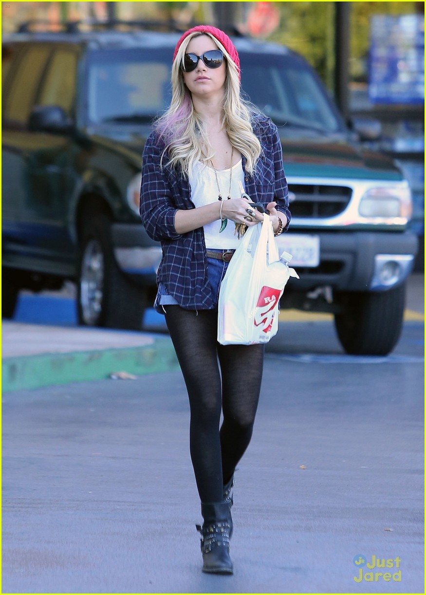 Ashley Tisdale: Rite Aid Stop Before Road Trip