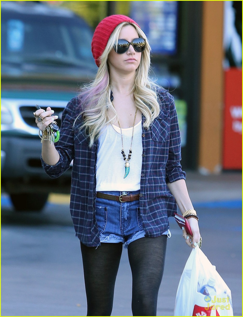 Ashley Tisdale: Rite Aid Stop Before Road Trip
