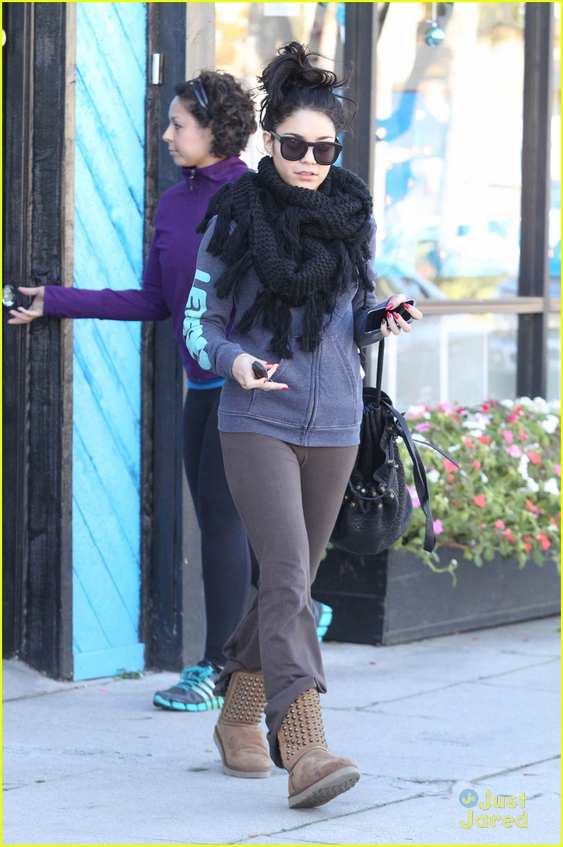 Vanessa Hudgens: Saturday Pilates Class