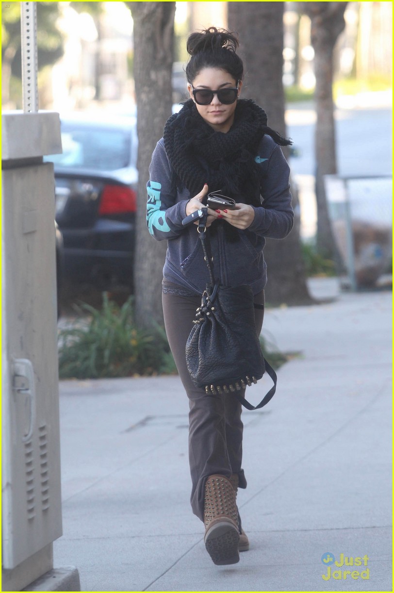 Vanessa Hudgens: Saturday Pilates Class