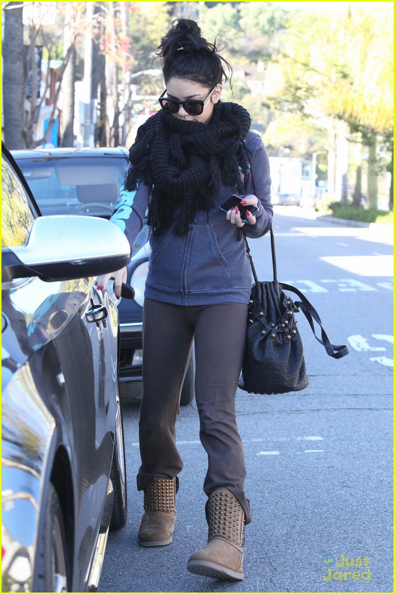 Vanessa Hudgens: Saturday Pilates Class