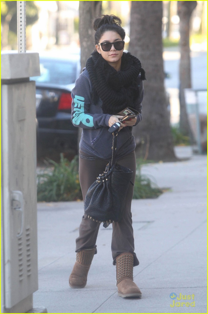 Vanessa Hudgens: Saturday Pilates Class