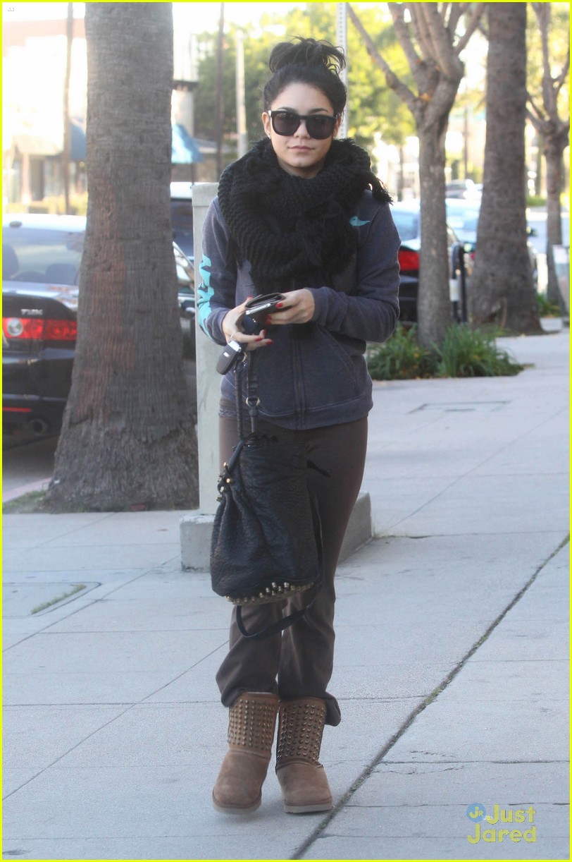 Vanessa Hudgens: Saturday Pilates Class
