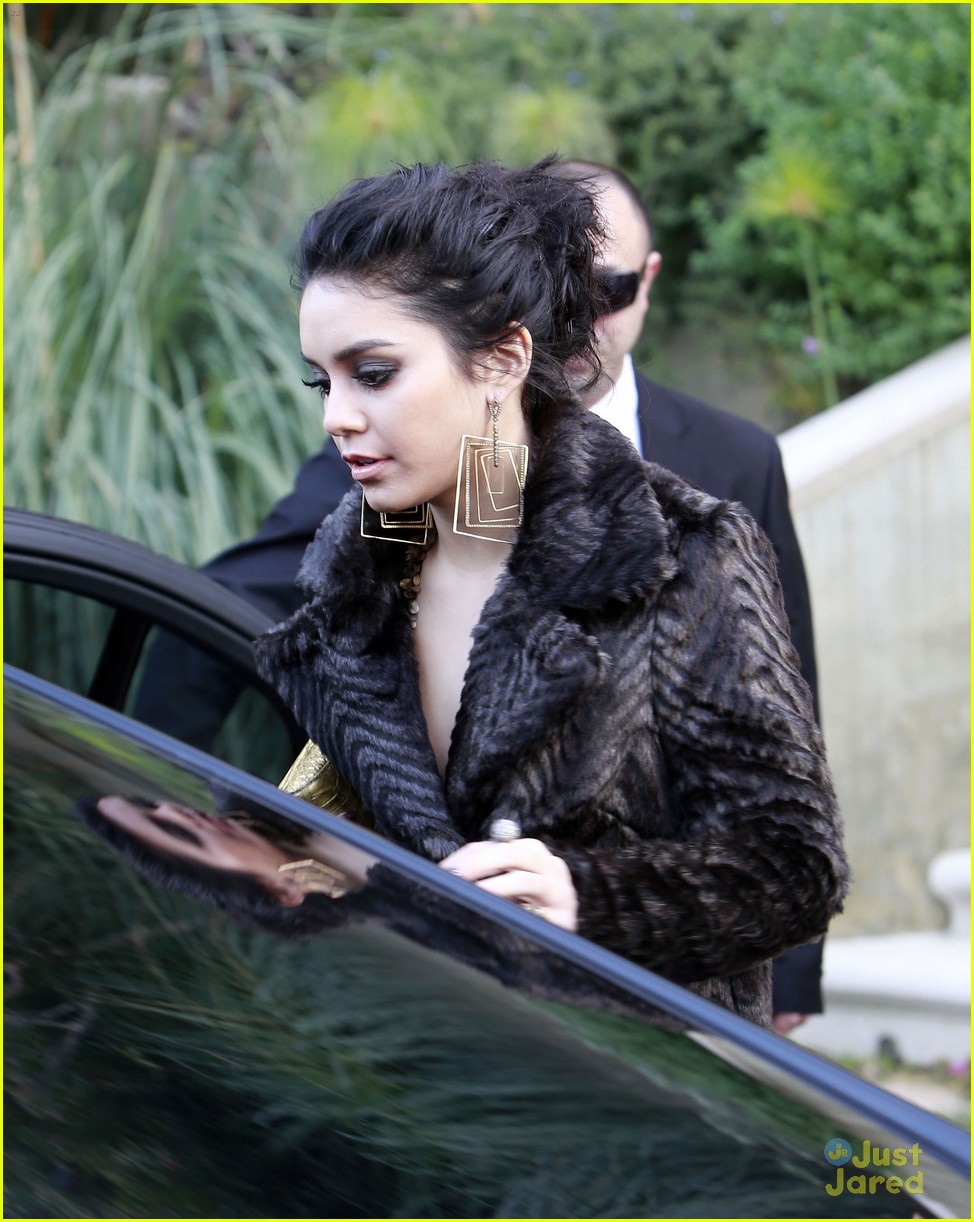 Vanessa Hudgens & Selena Gomez: Golden Globe Viewing Party Pair