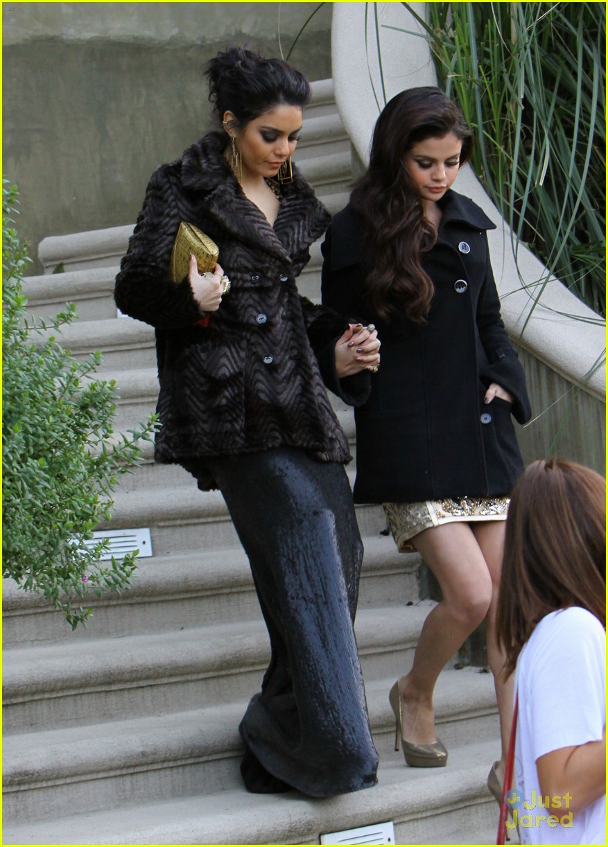 Vanessa Hudgens & Selena Gomez: Golden Globe Viewing Party Pair