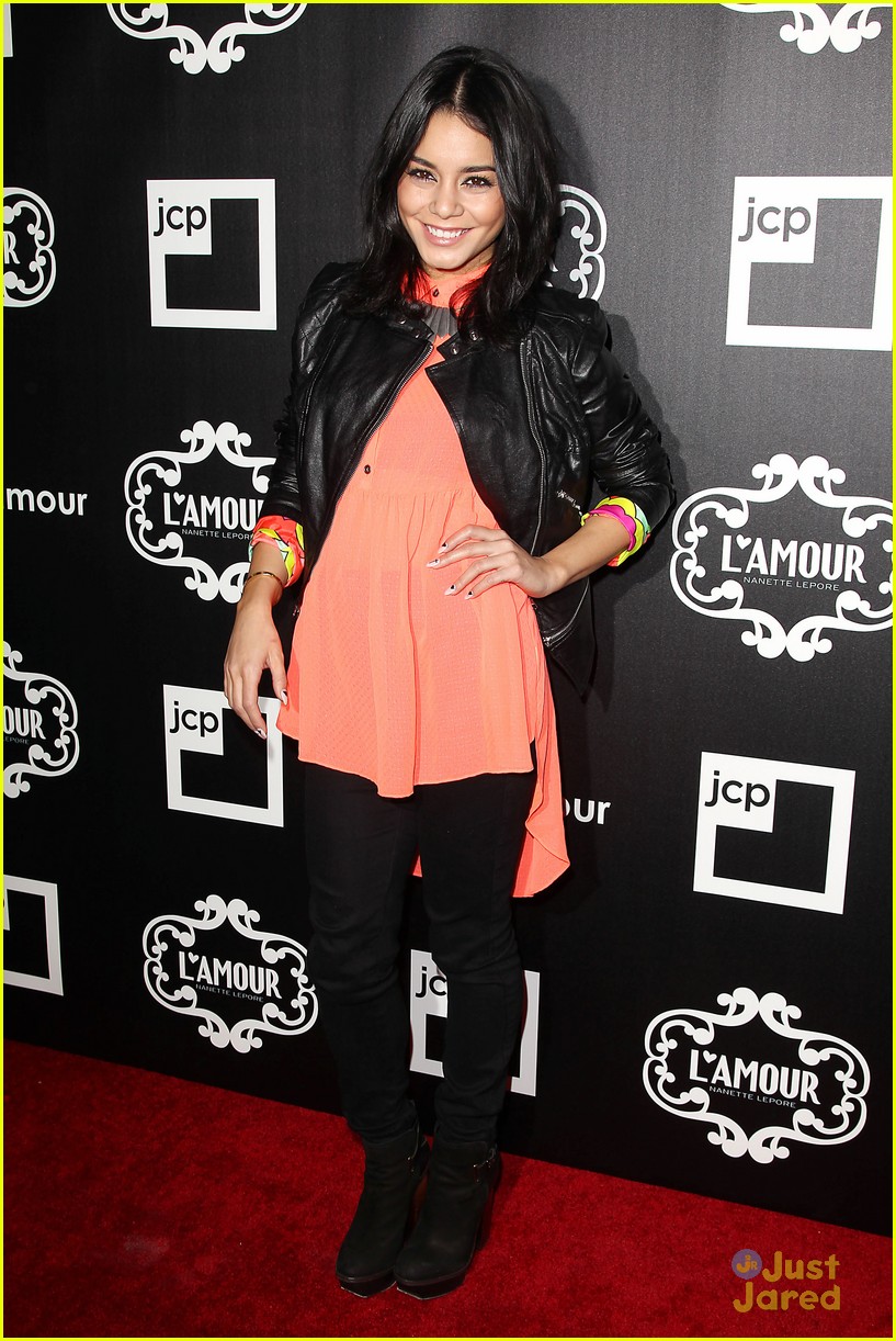 Vanessa Hudgens: New Short Hair at L'Amour Launch!