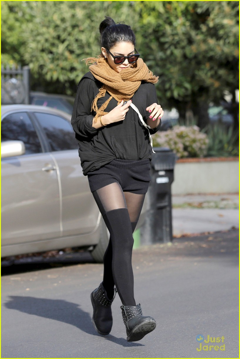 Vanessa Hudgens: Mix Up The Vitamix
