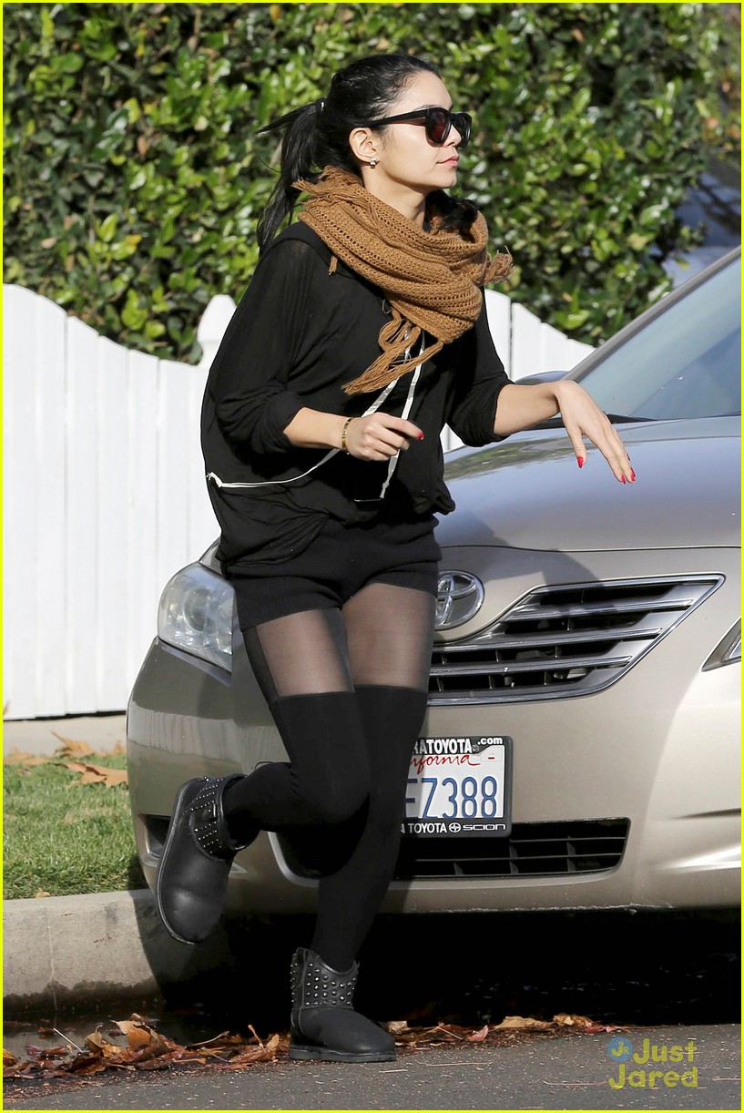 Vanessa Hudgens: Mix Up The Vitamix