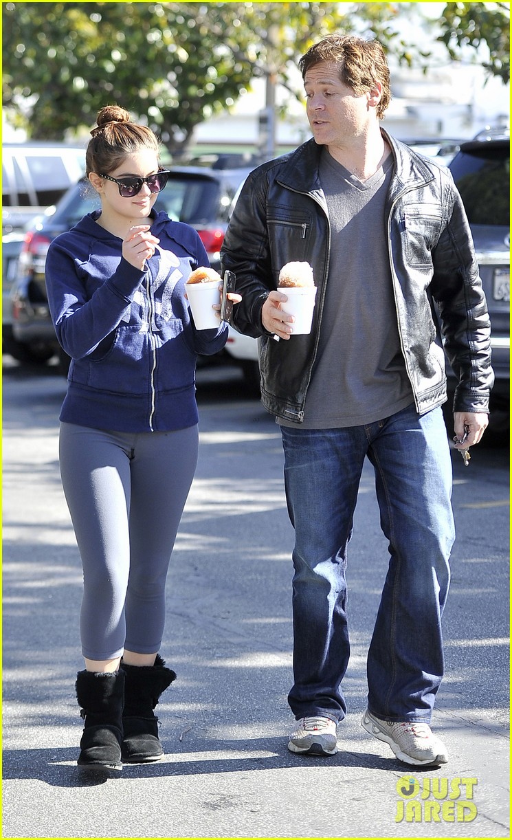 Ariel Winter: Farmer's Market Fun