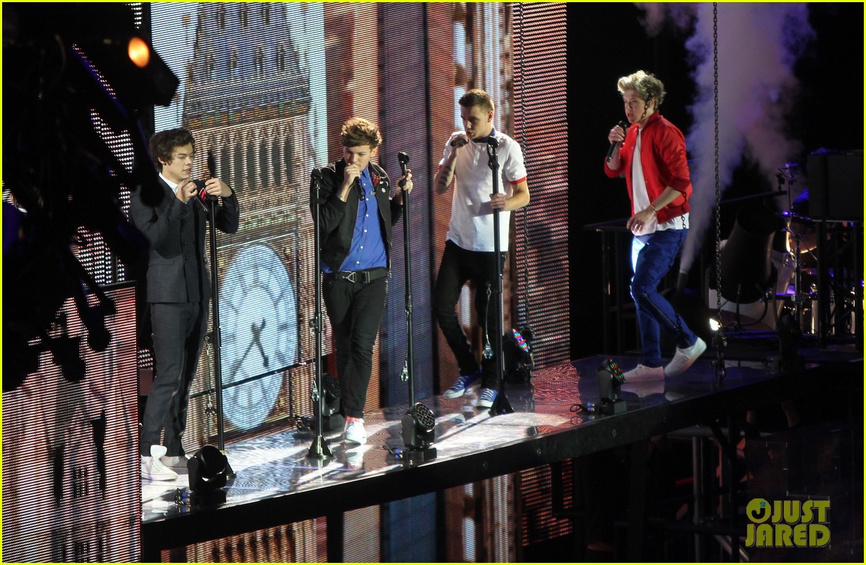 One Direction: O2 Arena Performance!