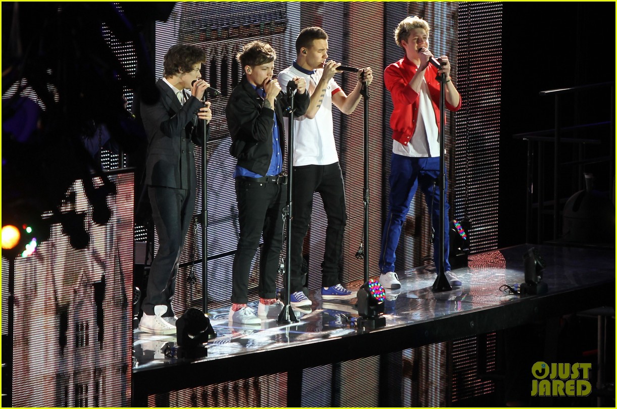 One Direction: O2 Arena Performance!