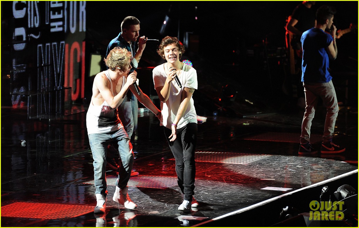 One Direction: O2 Arena Performance!