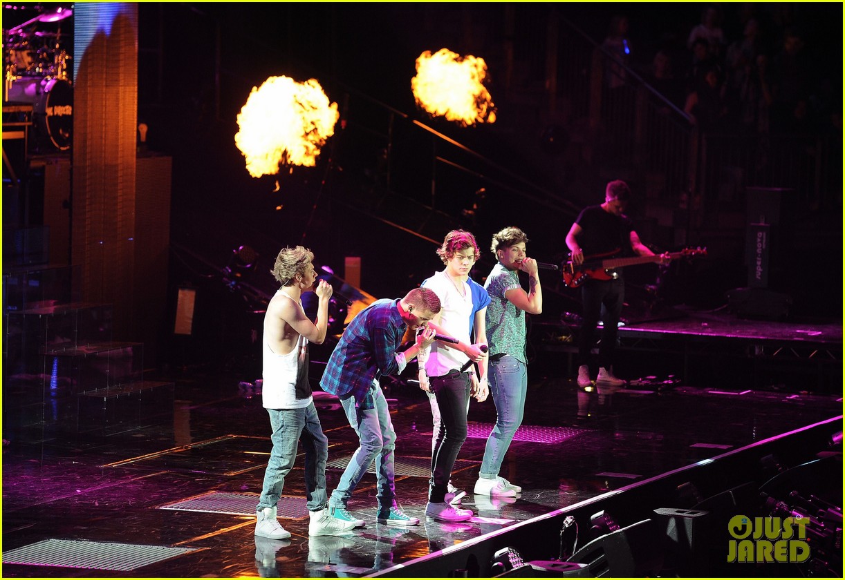 One Direction: O2 Arena Performance!