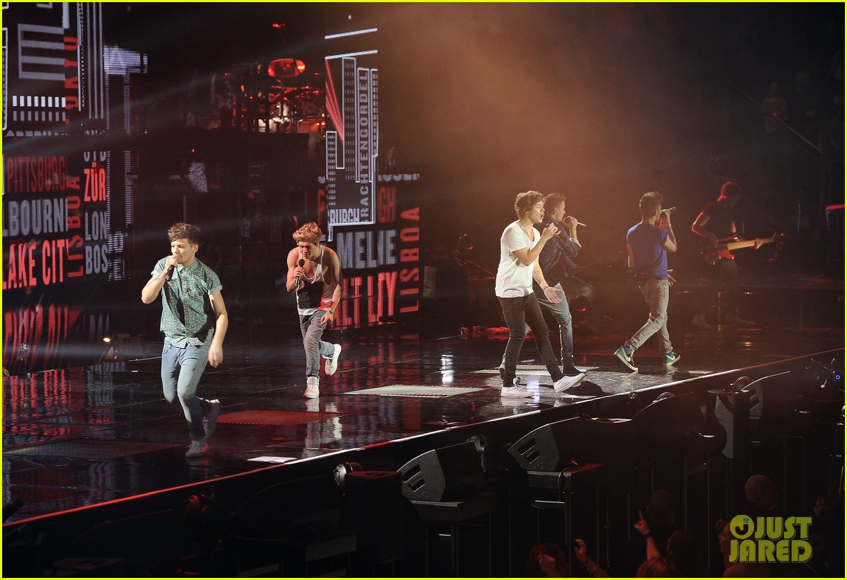 One Direction: O2 Arena Performance!