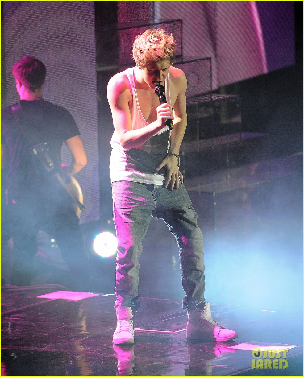 One Direction: O2 Arena Performance!
