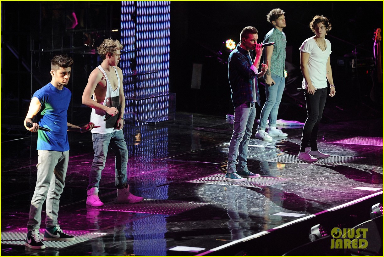 One Direction: O2 Arena Performance!