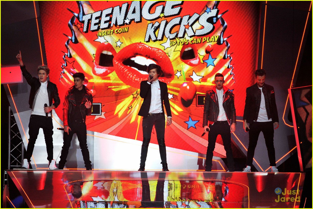 One Direction: BRIT Awards 2013 'One Way Or Another' Performance -- Watch Now!