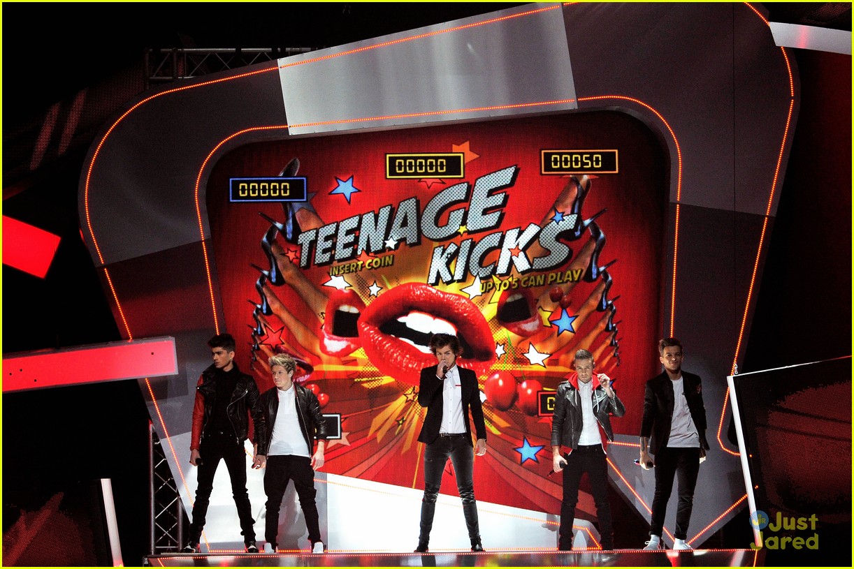 One Direction: BRIT Awards 2013 'One Way Or Another' Performance -- Watch Now!
