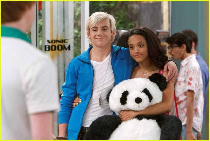 Ross Lynch & Laura Marano: Things Get 'Complicated' on Austin & Ally
