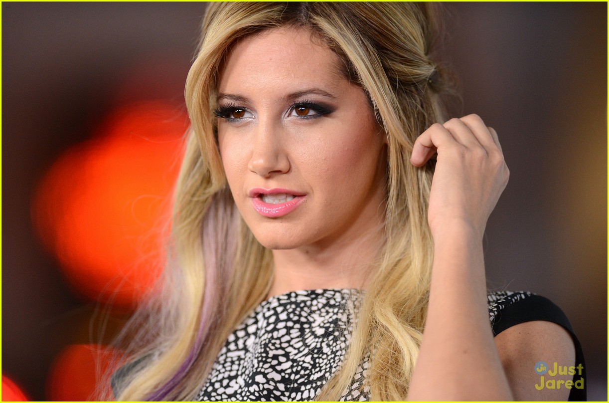 Ashley Tisdale: 'Safe Haven' Premiere Pretty