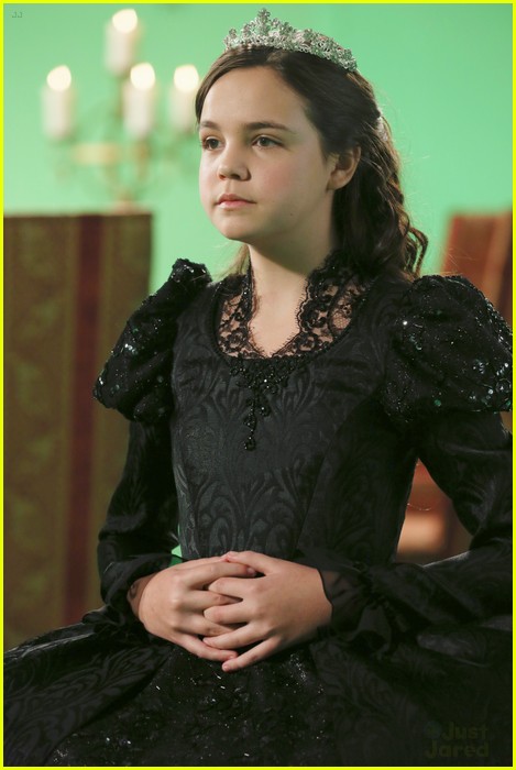 Bailee Madison: Back on 'Once Upon A Time' This Weekend!