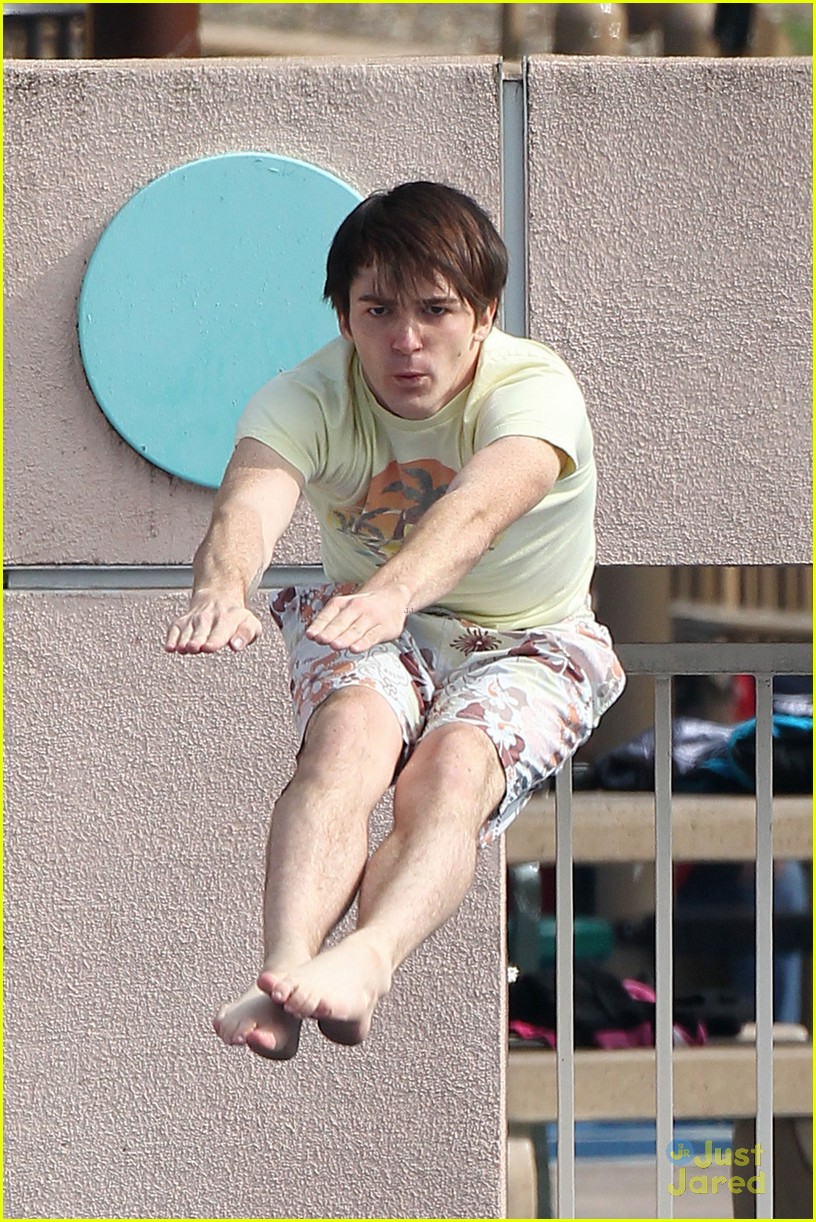 Drake Bell: Diving Practice For 'Splash USA'