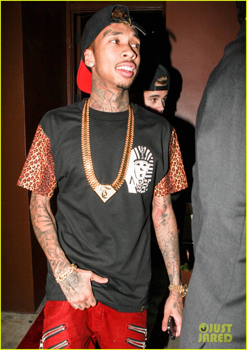 Justin Bieber: Beverly Hills With Buddies!