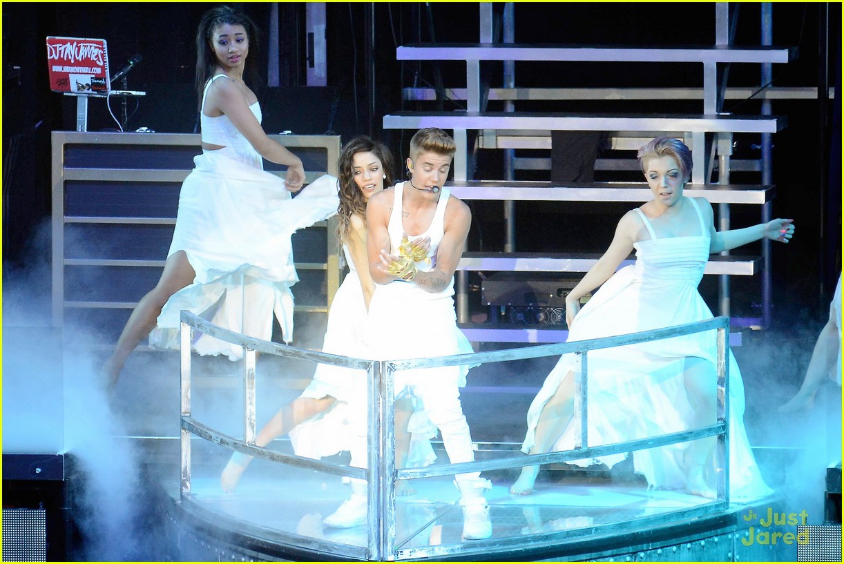 Justin Bieber: Dublin Concert Pics!