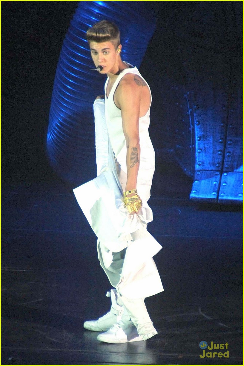 Justin Bieber: Dublin Concert Pics!