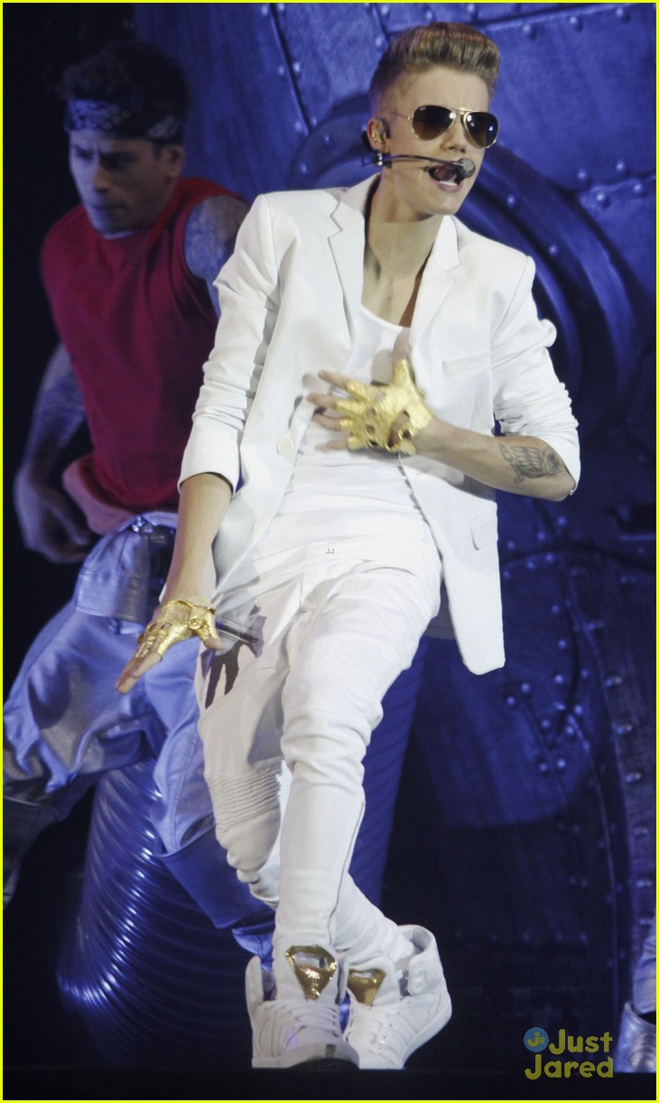 Justin Bieber: Liverpool Concert Pics!