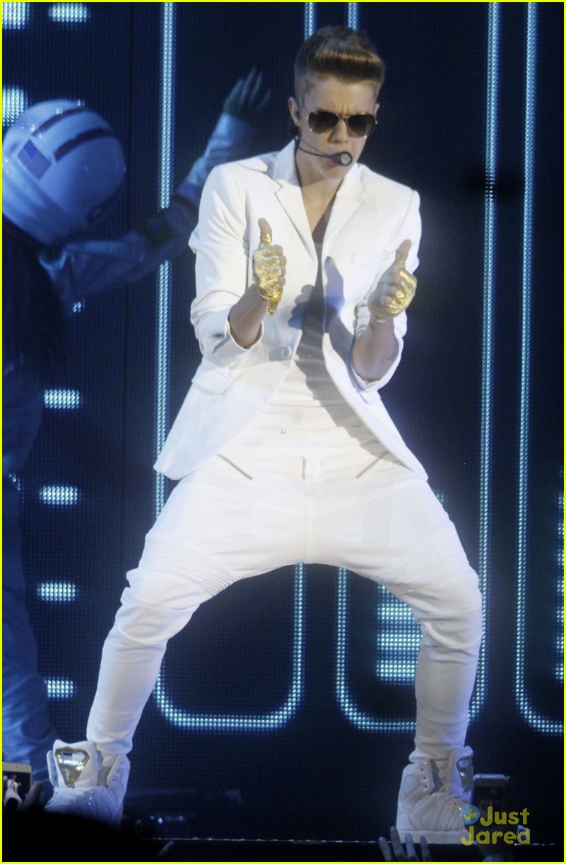 Justin Bieber: Liverpool Concert Pics!