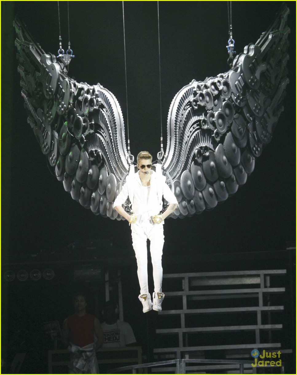 Justin Bieber: Liverpool Concert Pics!