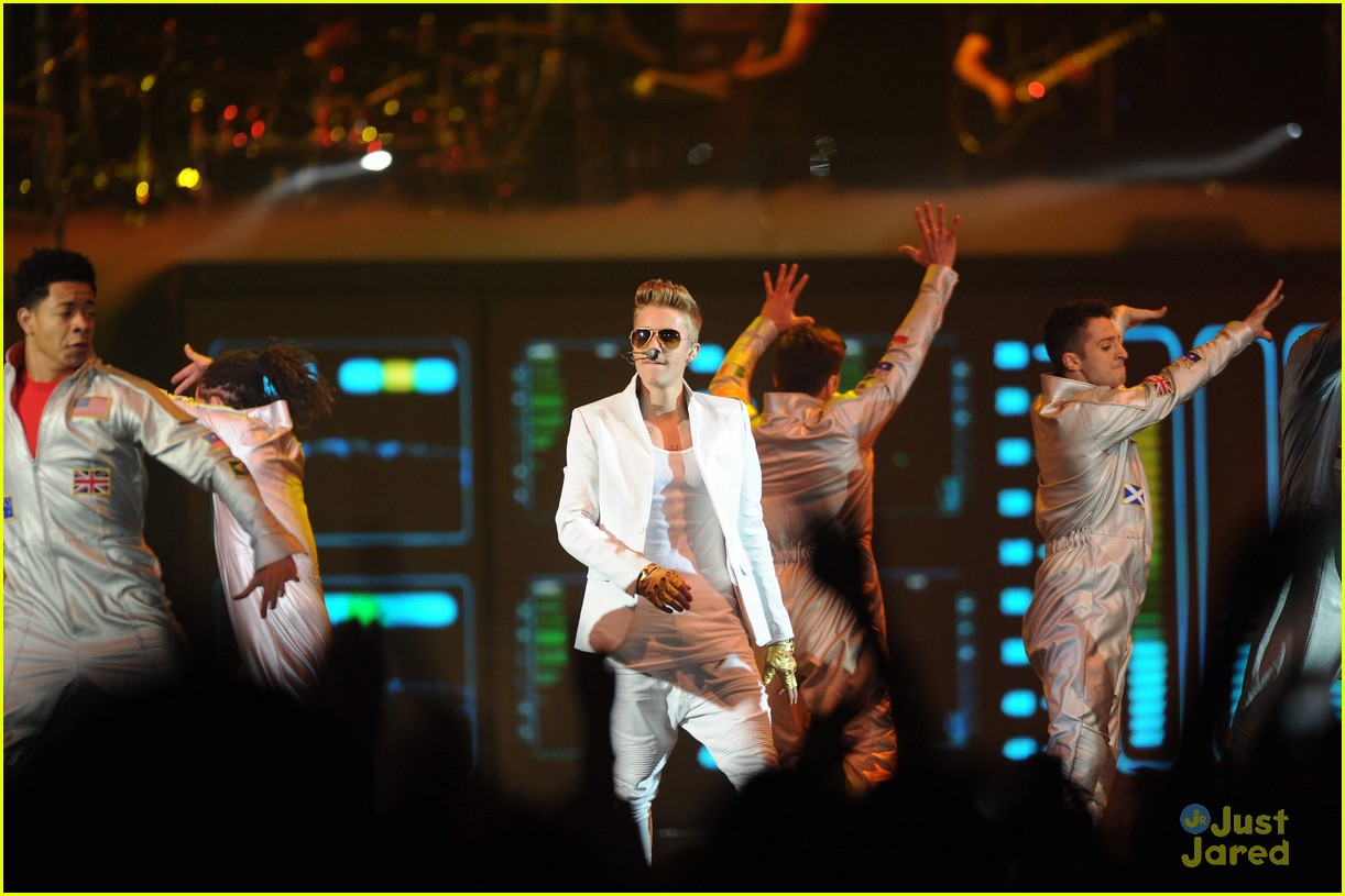 Justin Bieber: Manchester Concert Pics!
