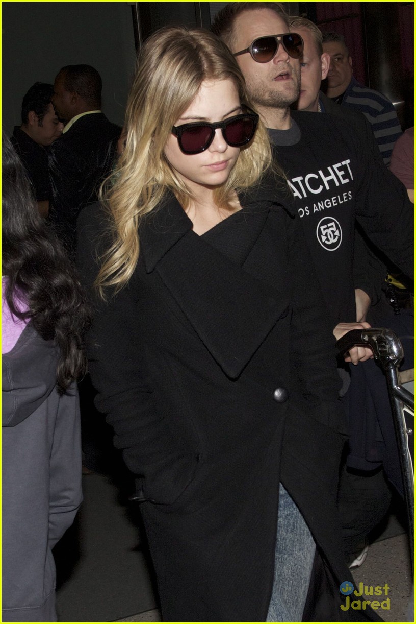 Vanessa Hudgens: LAX Arrival with Selena Gomez & Ashley Benson
