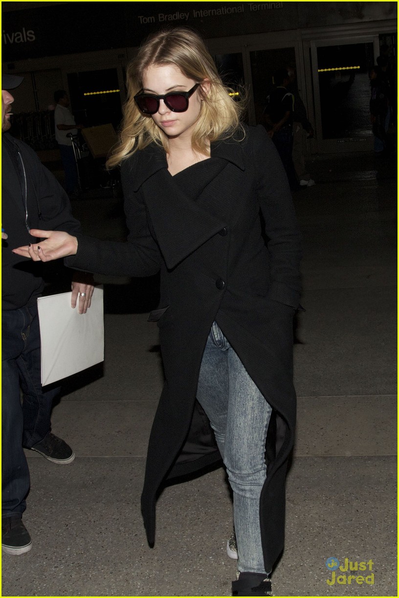 Vanessa Hudgens: LAX Arrival with Selena Gomez & Ashley Benson