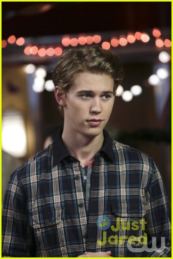 Austin Butler: 'The Carrie Diaries' On-Set Interview!