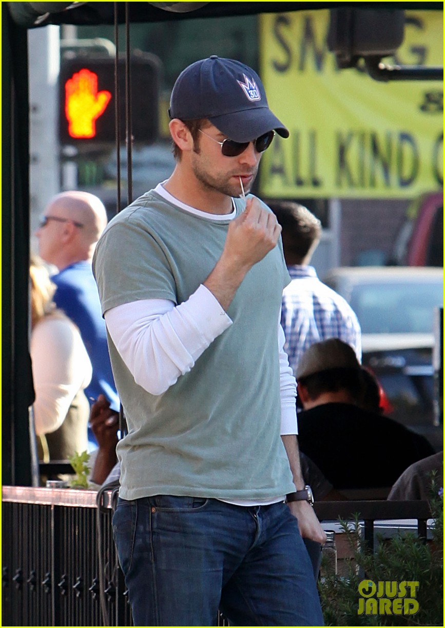 Chace Crawford: Solo Valentine's Day Lunch