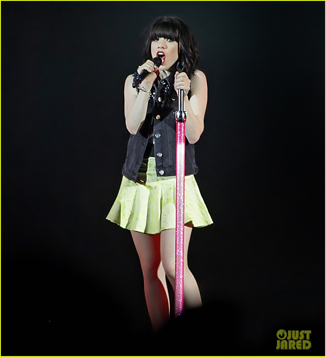 Carly Rae Jepsen & Cody Simpson: Manchester Performance Pals!