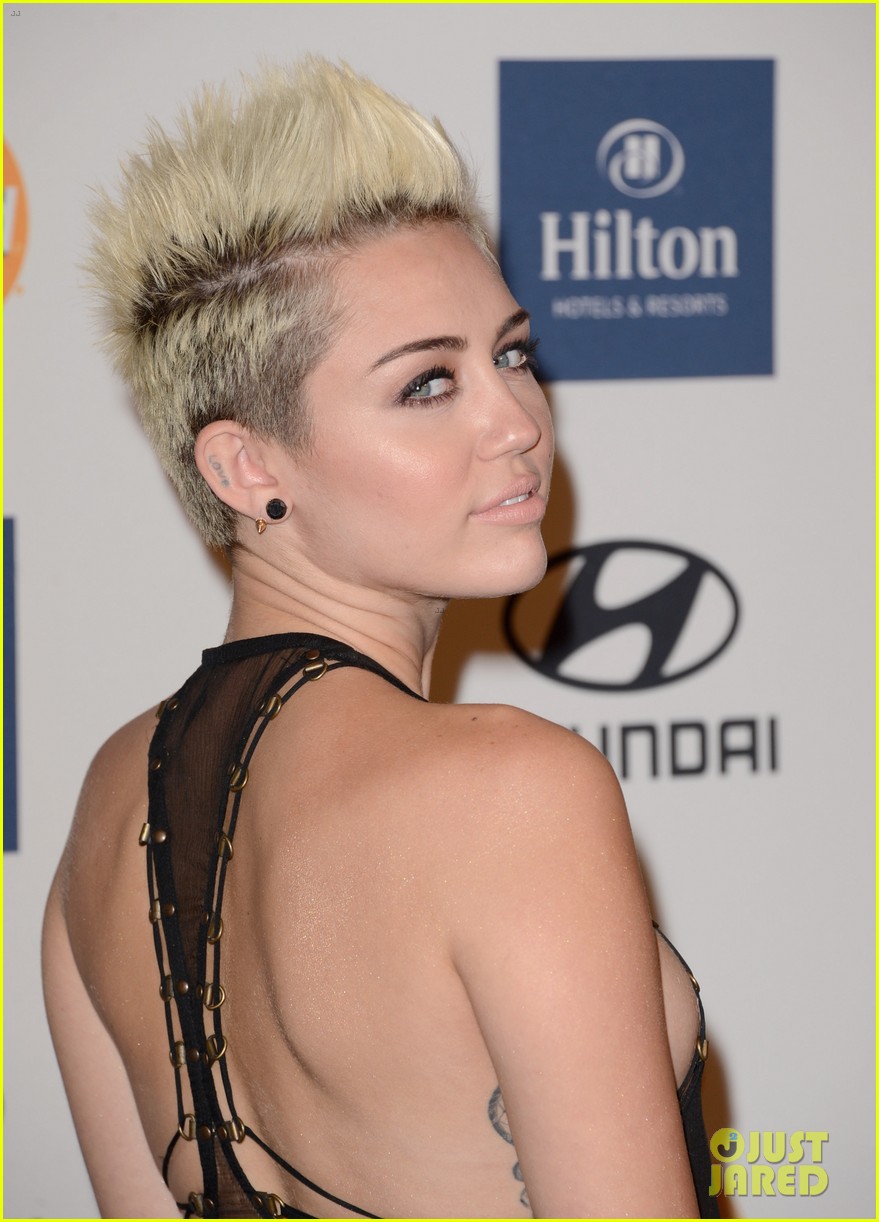 Miley Cyrus: Clive Davis Pre-Grammy Gala 2013!