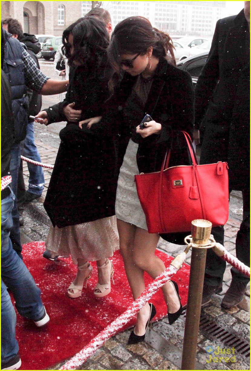 Vanessa Hudgens: Selena Gomez is 'Doing Great' Post-Breakup
