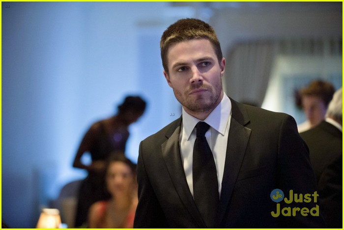 Colton Haynes: 'Arrow' Debut Preview!