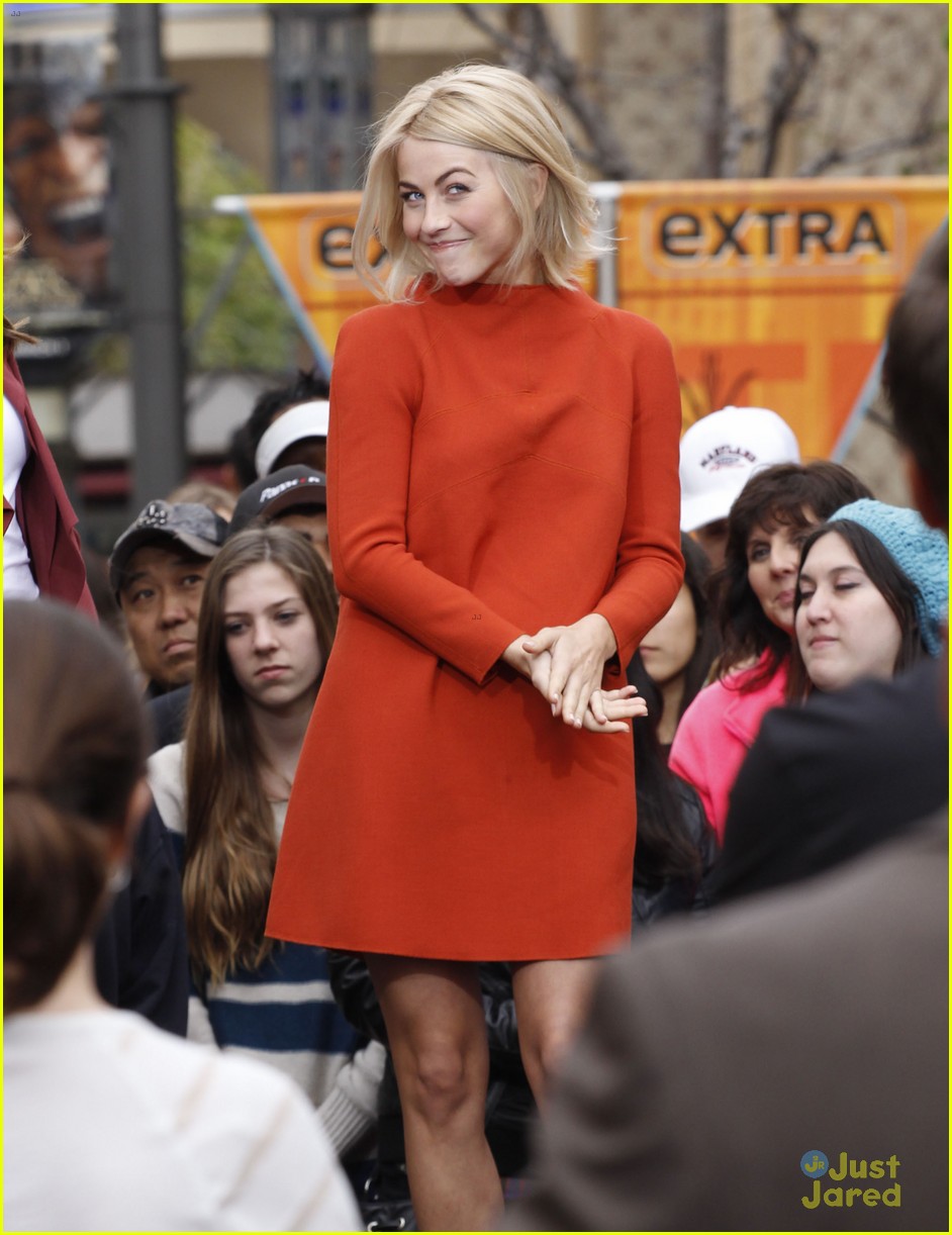 Julianne Hough: 'Extra' Appearance at The Grove!