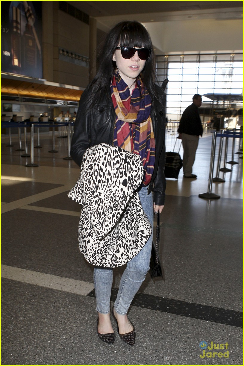 Carly Rae Jepsen Tops 2012 Global Charts!
