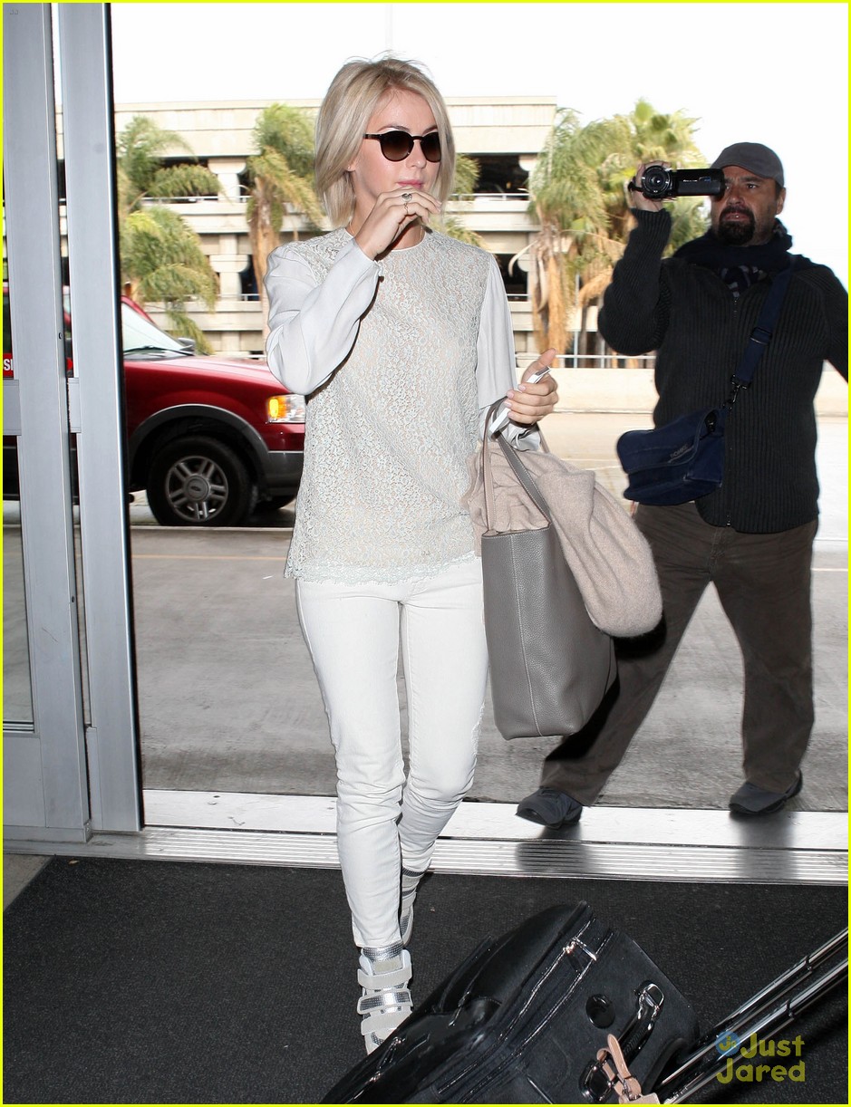 Julianne Hough: Off To Nashville!